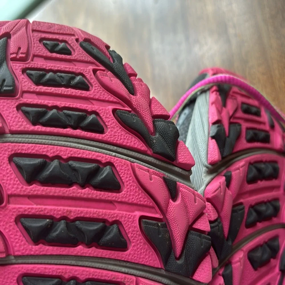 ASICS Woman’s Gel-Venture 5 Running Shoes Titanium/Pistachio/Pink/Gray size‎ 9.5
